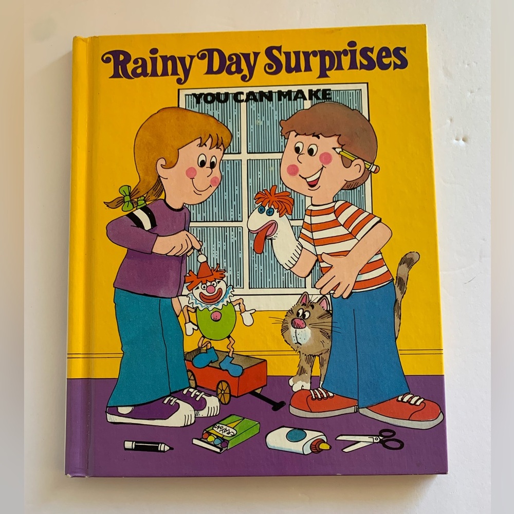 VINTAGE 1981 RAINY DAY SURPRISES YOU CAN MAKE Hardcover Crafting Book USED